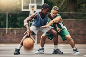 Comment maîtriser les règles du basket et briller sur le terrain ?